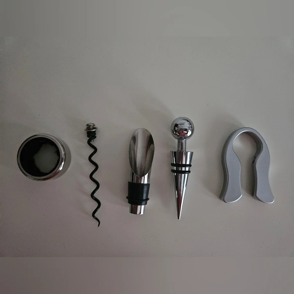NWOT CONNOISSEUR CORKSCREW Deluxe Wine Accessory Set in Wood Box